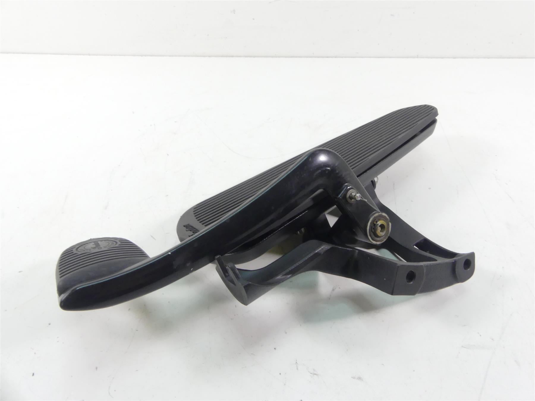 2016 Indian Chief Dark Horse Front Right Floor Board & Brake Pedal 5138848 {{ shop.shopifyCountryName }} - Mototech271