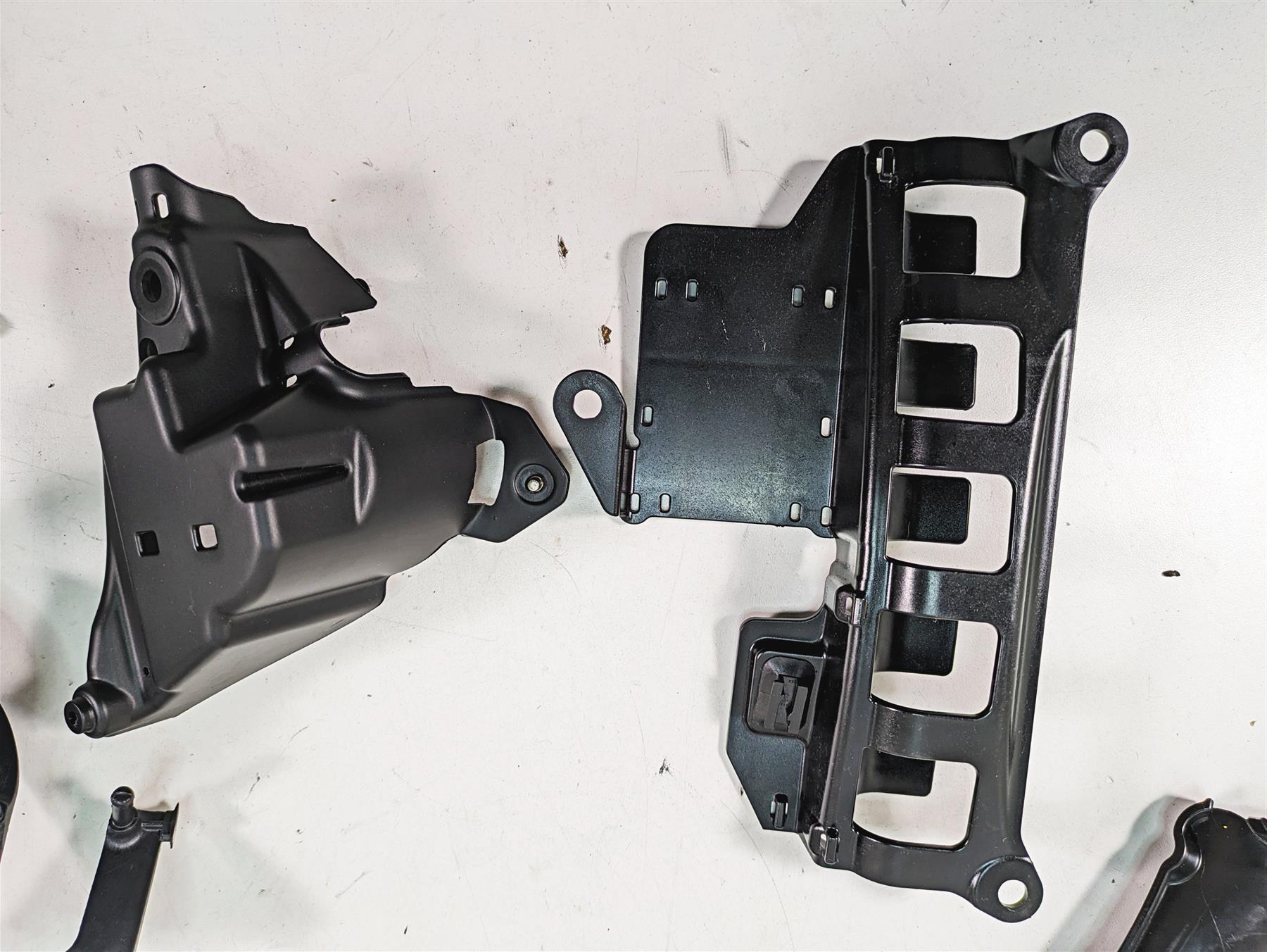 2020 Moto Guzzi V85 TT Adventure Infill Battery Electrical Cover Set 2B004991 {{ shop.shopifyCountryName }} - Mototech271