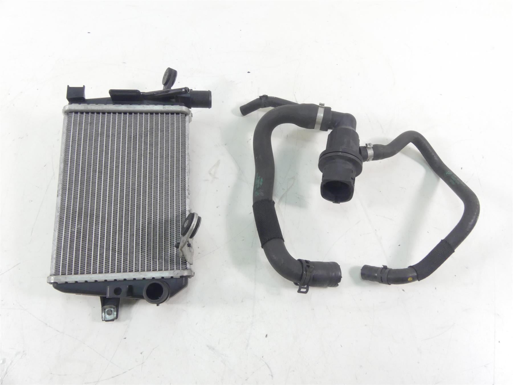 2017 BMW R1200GS GSW K50 Left Radiator Hoses & Cover Set 17118546408