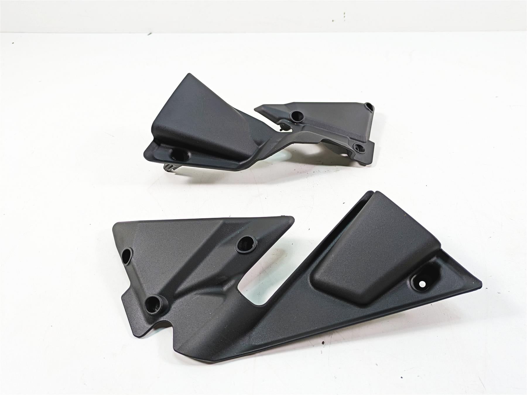 2020 Moto Guzzi V85 TT Adventure Molded Frame Engine Infill Covers Set 2B005529 {{ shop.shopifyCountryName }} - Mototech271
