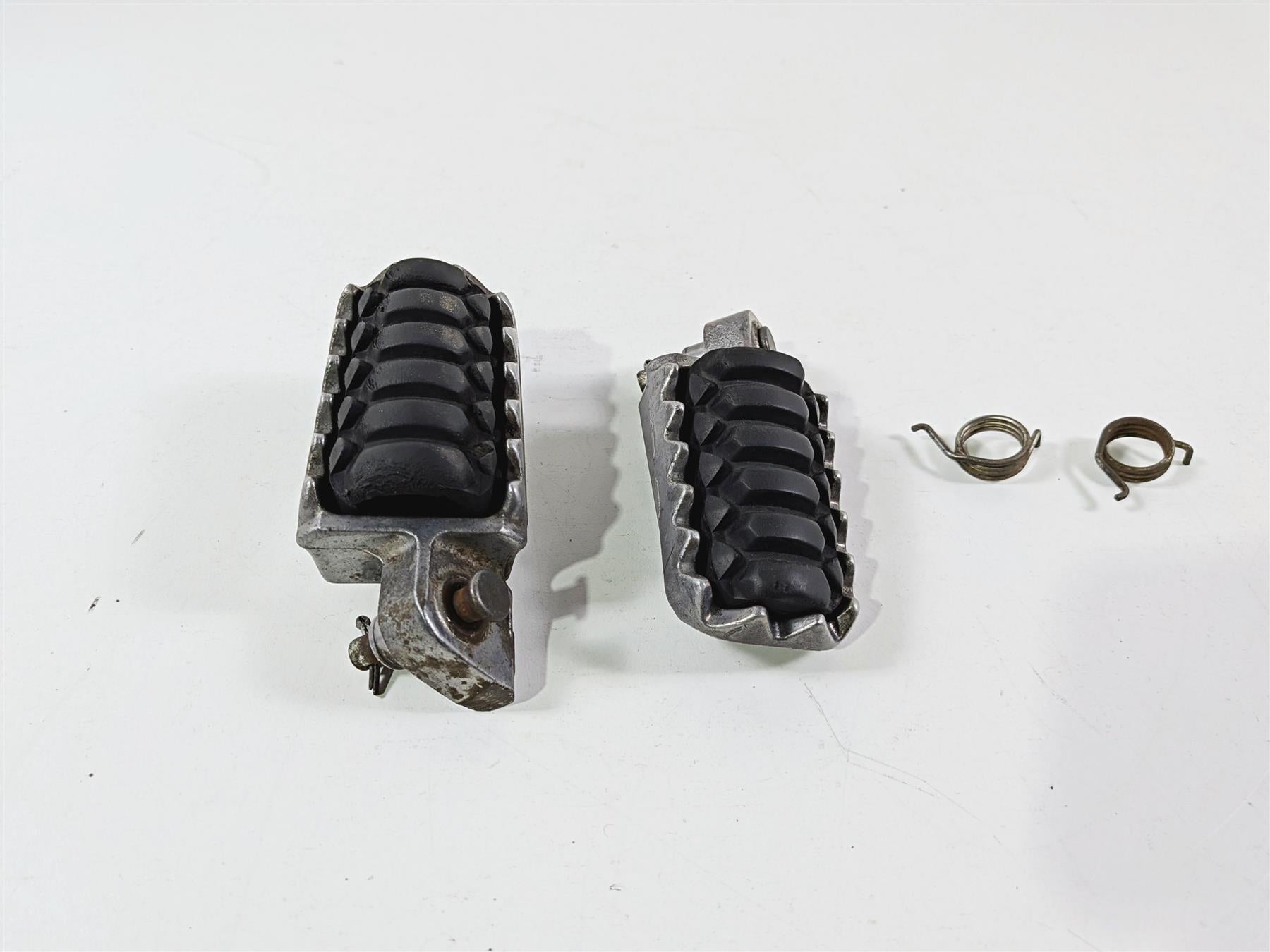 2012 Yamaha XT1200 Super Tenere Front Footpeg Foot Peg Set 23P-27451-00-00 {{ shop.shopifyCountryName }} - Mototech271