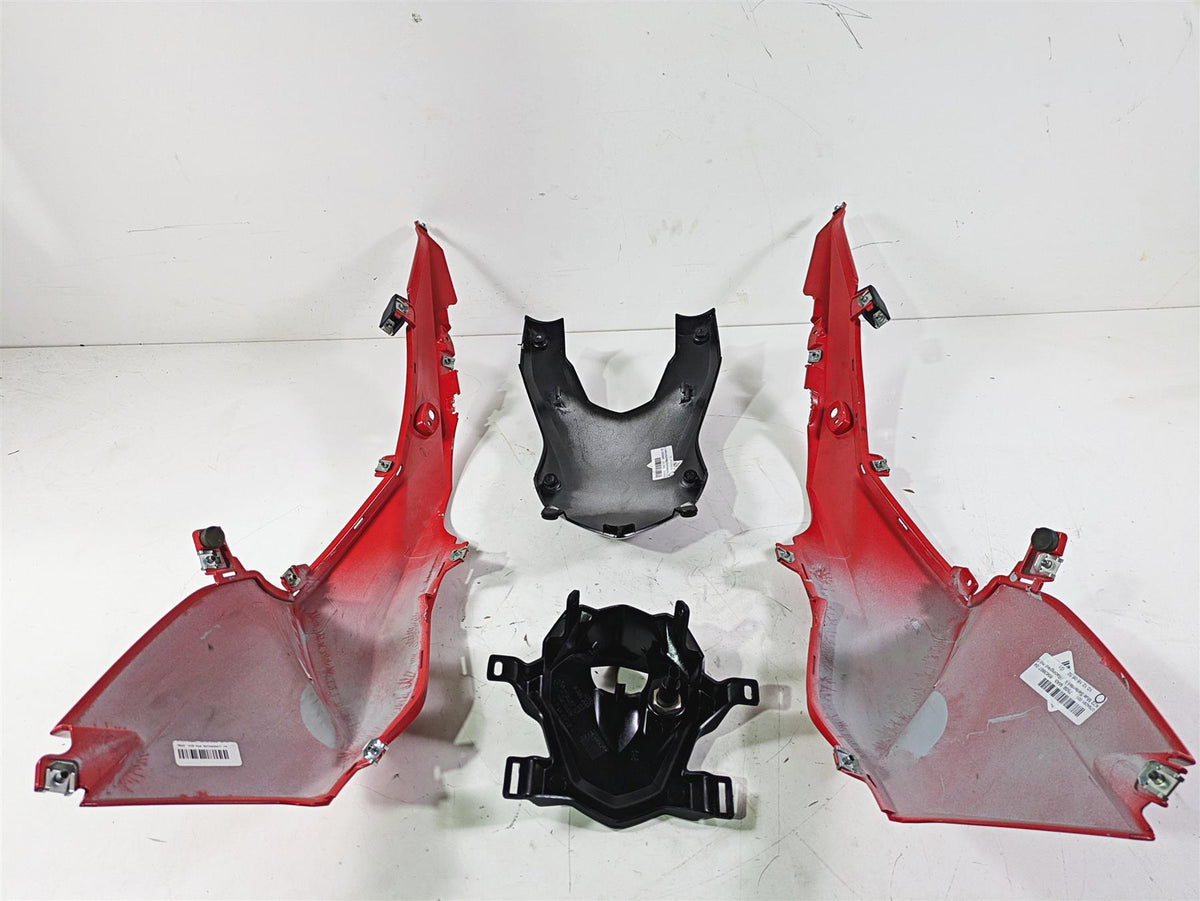 2017 BMW F800GS Adv K75 Upper Tank Cover Fairing in Racingred 46638563897 {{ shop.shopifyCountryName }} - Mototech271