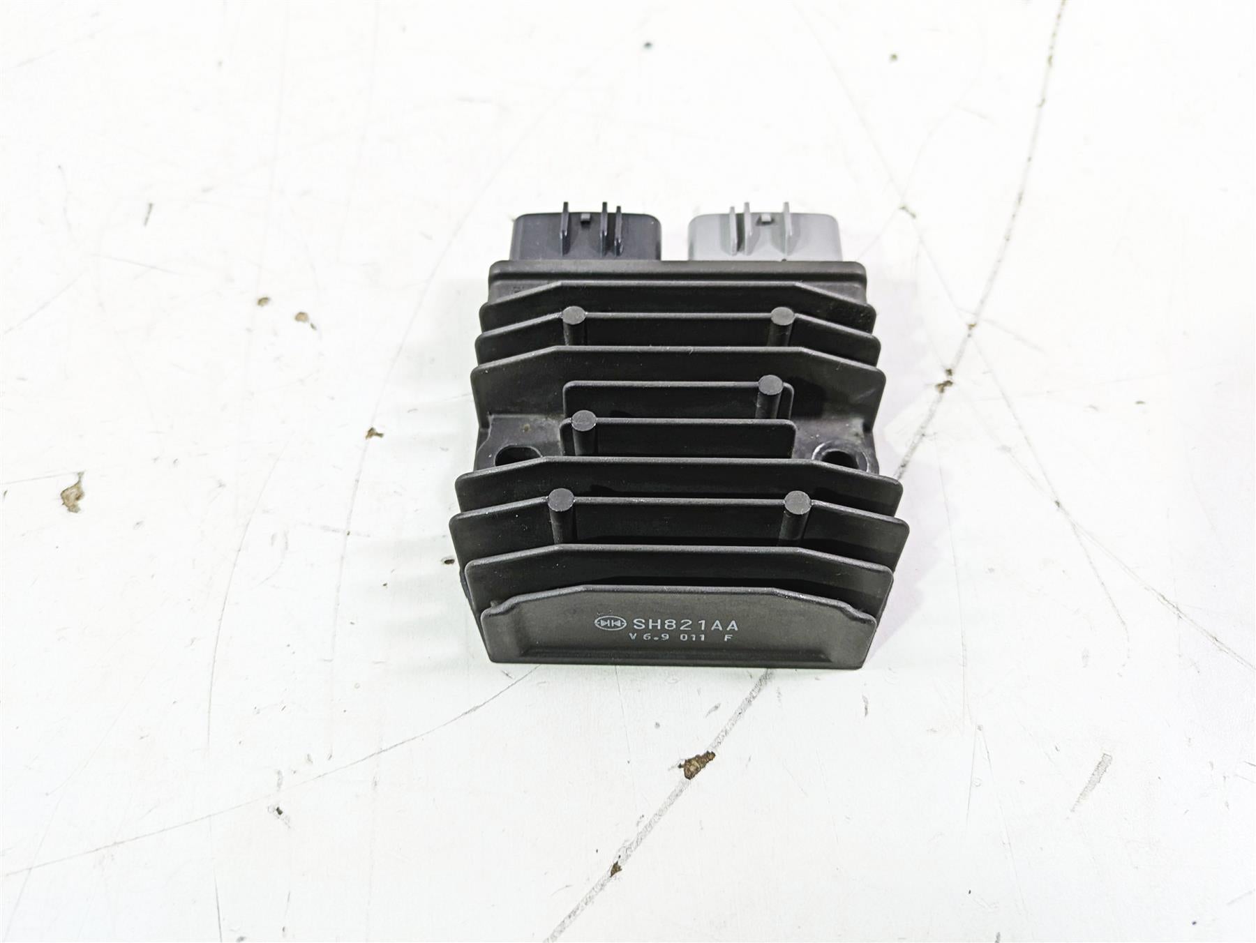 2017 Ducati Monster 1200 S Rectifier Voltage Regulator 54040321A SH821AA {{ shop.shopifyCountryName }} - Mototech271