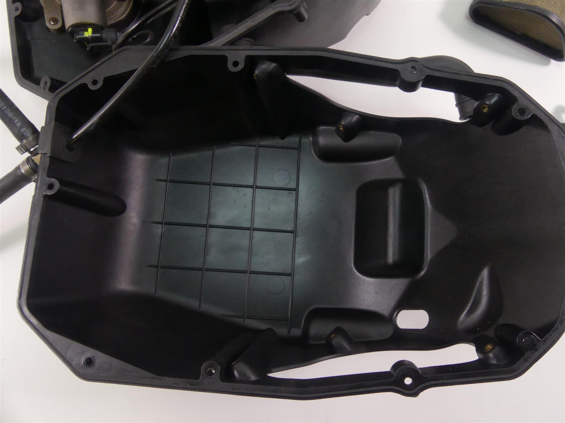 2004 Ducati 999 SBK Air Filter Breather Box Throttle Body Bodies Set 28240541A {{ shop.shopifyCountryName }} - Mototech271