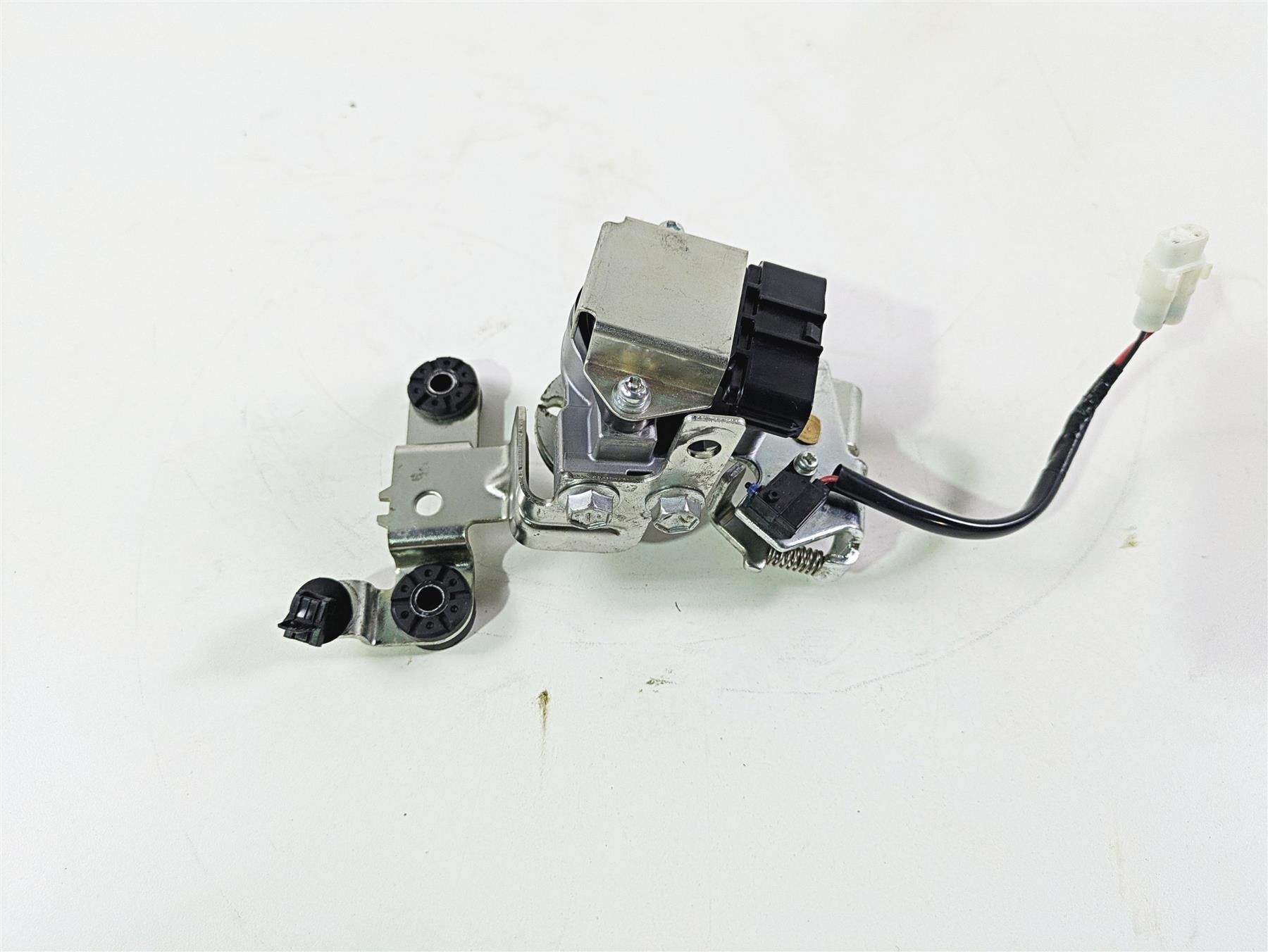 2023 Suzuki GSX1300 RR Hayabusa Accelerator Tps Throttle Sensor 13500-10L00 {{ shop.shopifyCountryName }} - Mototech271