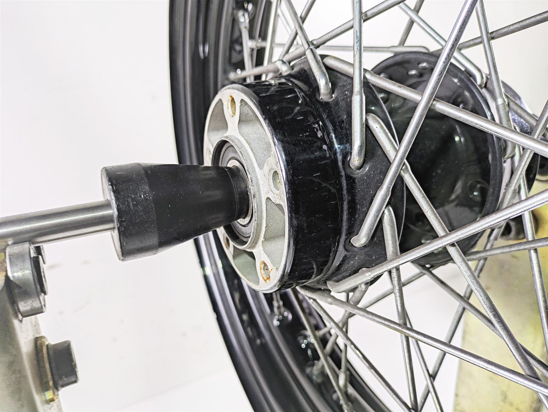 2009 Harley Touring FLHX Street Glide 16x3 Front Wheel Rim - Runout 44609-09 {{ shop.shopifyCountryName }} - Mototech271