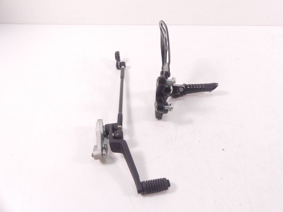 2018 Suzuki GSXR750 Left Front Driver Footpeg Gear Shift Lever Set 43521-47H20 {{ shop.shopifyCountryName }} - Mototech271