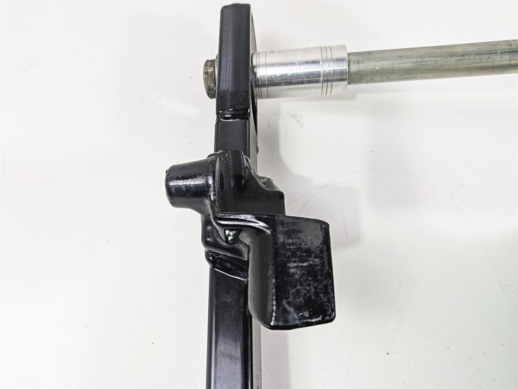 2009 Harley FXDC Dyna Super Glide Rear Swingarm + Axle & Belt Guards 47820-06 {{ shop.shopifyCountryName }} - Mototech271