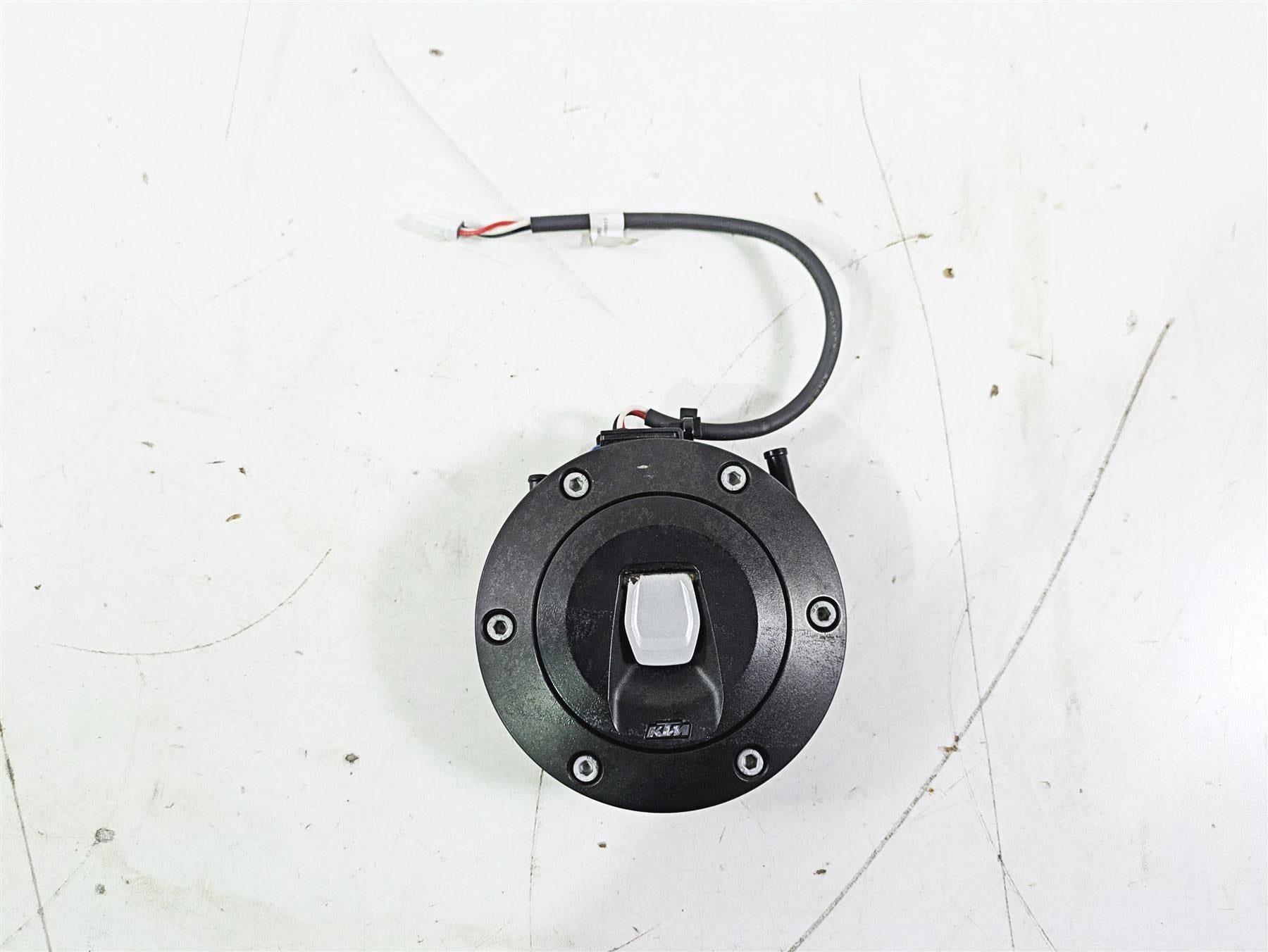 2022 KTM 1290 Super Adventure S Keyless Fuel Gas Tank Lid 61907008000 {{ shop.shopifyCountryName }} - Mototech271