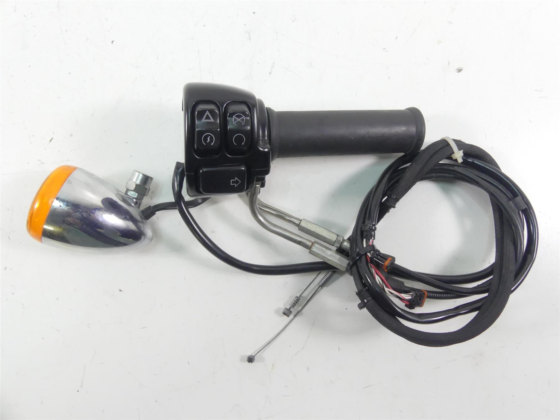 2016 Harley FXDL Dyna Low Rider Right Hand Control Switch & Tur