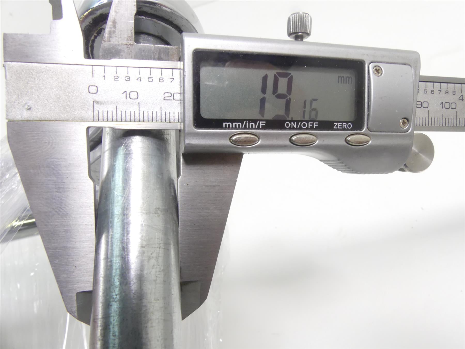 1993 Harley FXSTS Softail Springer Straight Front End Chrome Fork +Axle 45569-88 {{ shop.shopifyCountryName }} - Mototech271