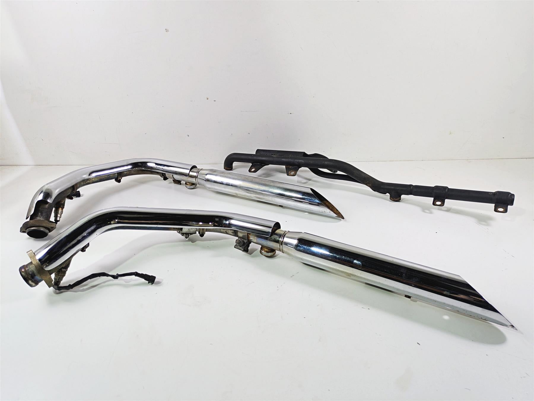 2007 Harley Sportster XL1200 C Exhaust Header & Slash Cut Muffler Set 64942-07 {{ shop.shopifyCountryName }} - Mototech271