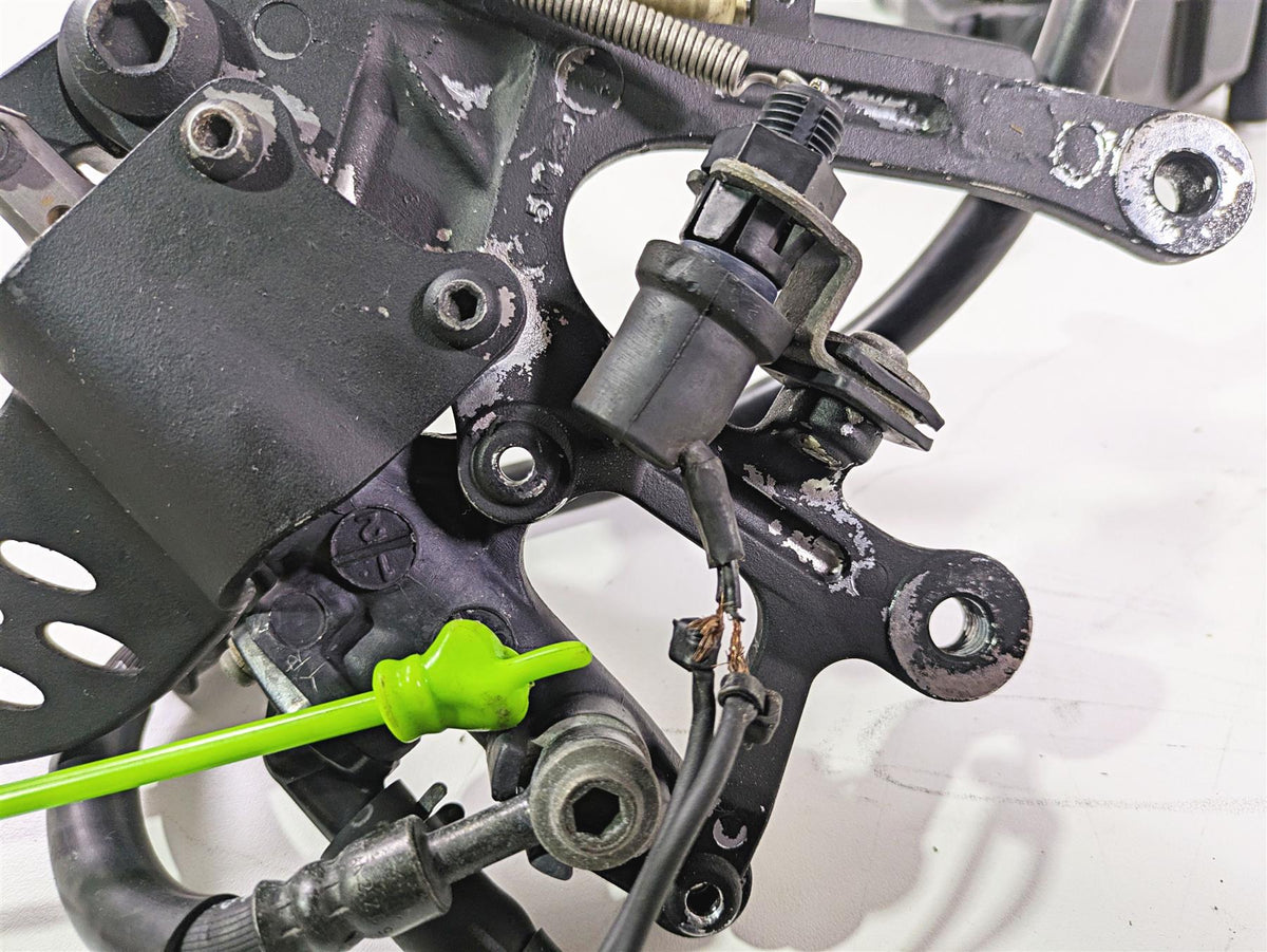 2002 Yamaha YZFR1 R1 Right Footpeg + Master & Caliper Set - Read 5JJ-27420-01 {{ shop.shopifyCountryName }} - Mototech271