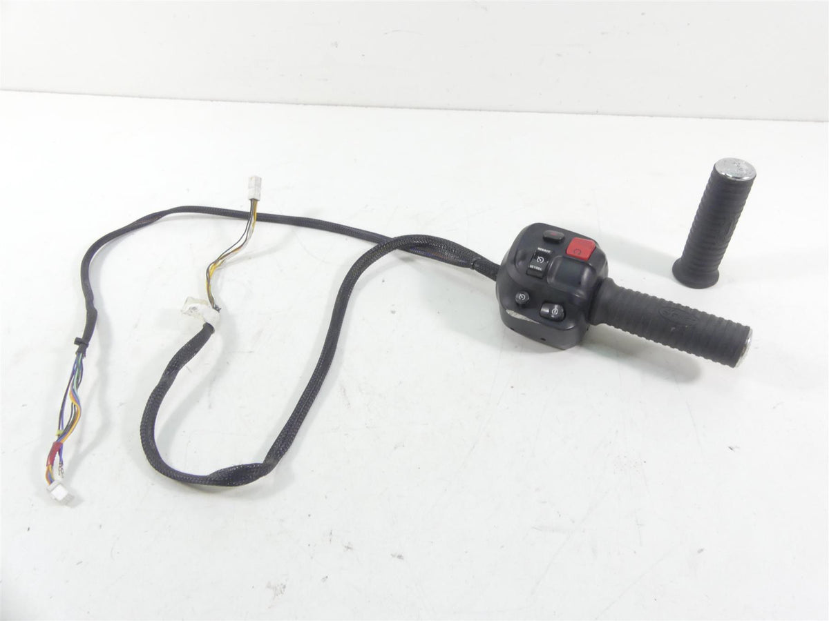 2016 Indian Chief Dark Horse Right Cruise Throttle Control Switch - Read 2413027 {{ shop.shopifyCountryName }} - Mototech271