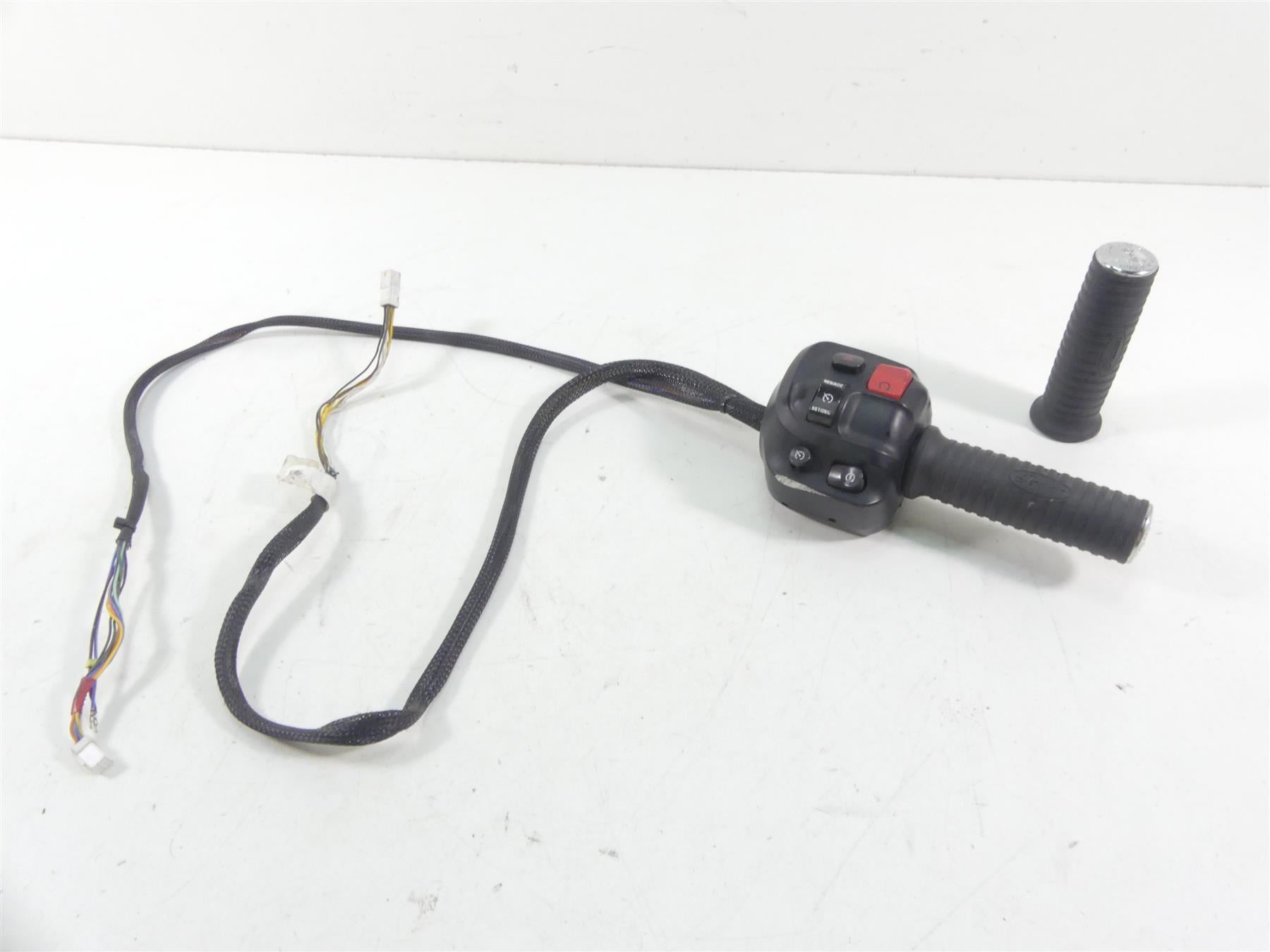 2016 Indian Chief Dark Horse Right Cruise Throttle Control Switch - Read 2413027 | Mototech271
