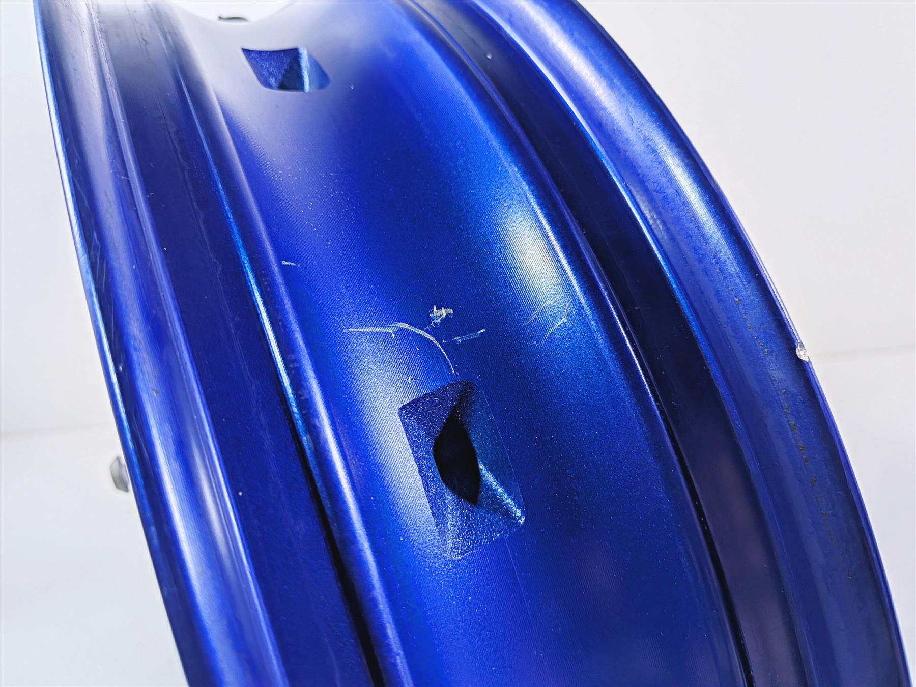 2025 Yamaha YZF R7 Straight Front Blue Wheel Rim 17x3.5 2DR-25168-00 {{ shop.shopifyCountryName }} - Mototech271