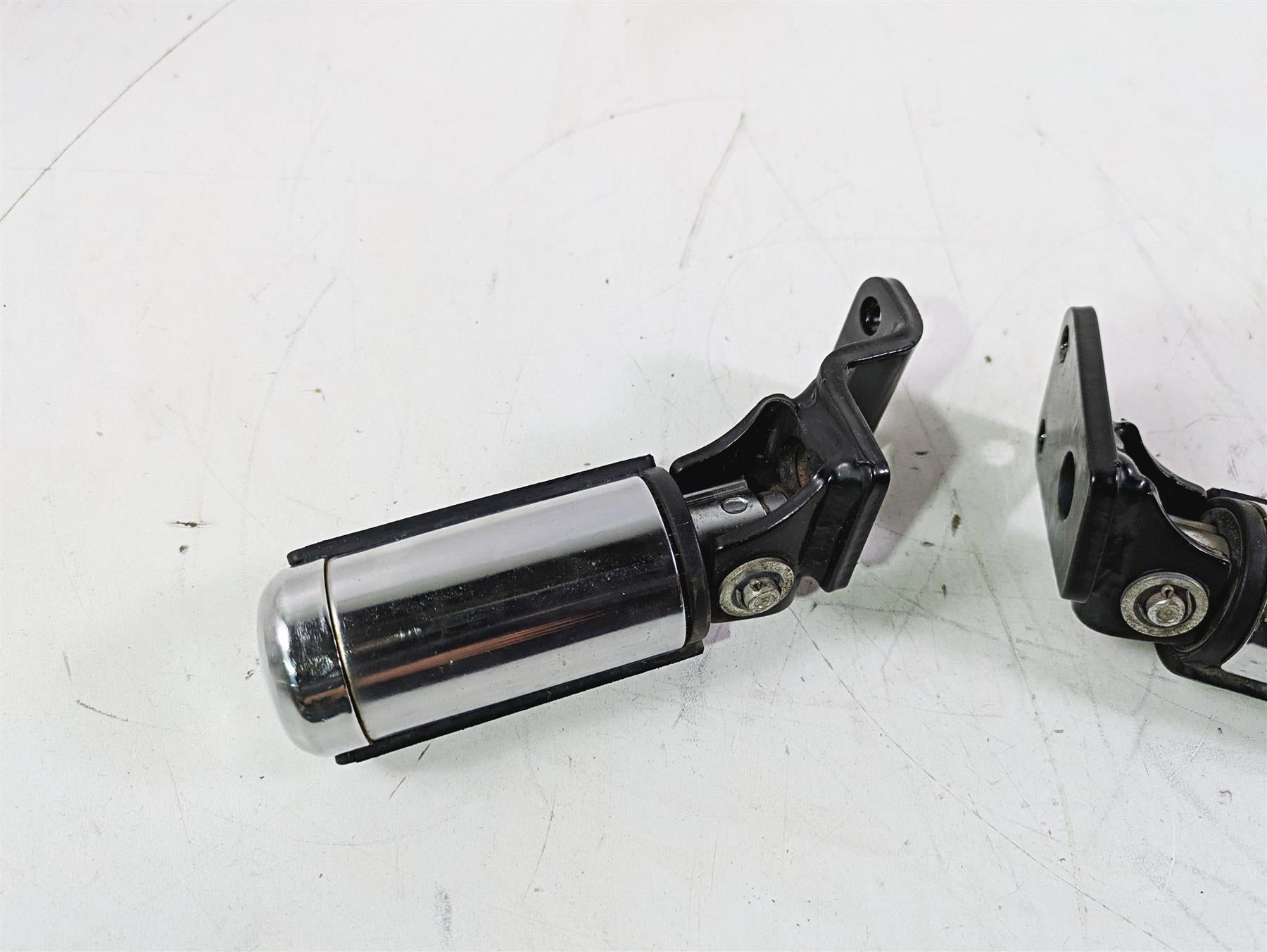 2002 Honda V-Twin VTX1800 C Rear Passenger Footpeg Set 50680-MCH-000 {{ shop.shopifyCountryName }} - Mototech271