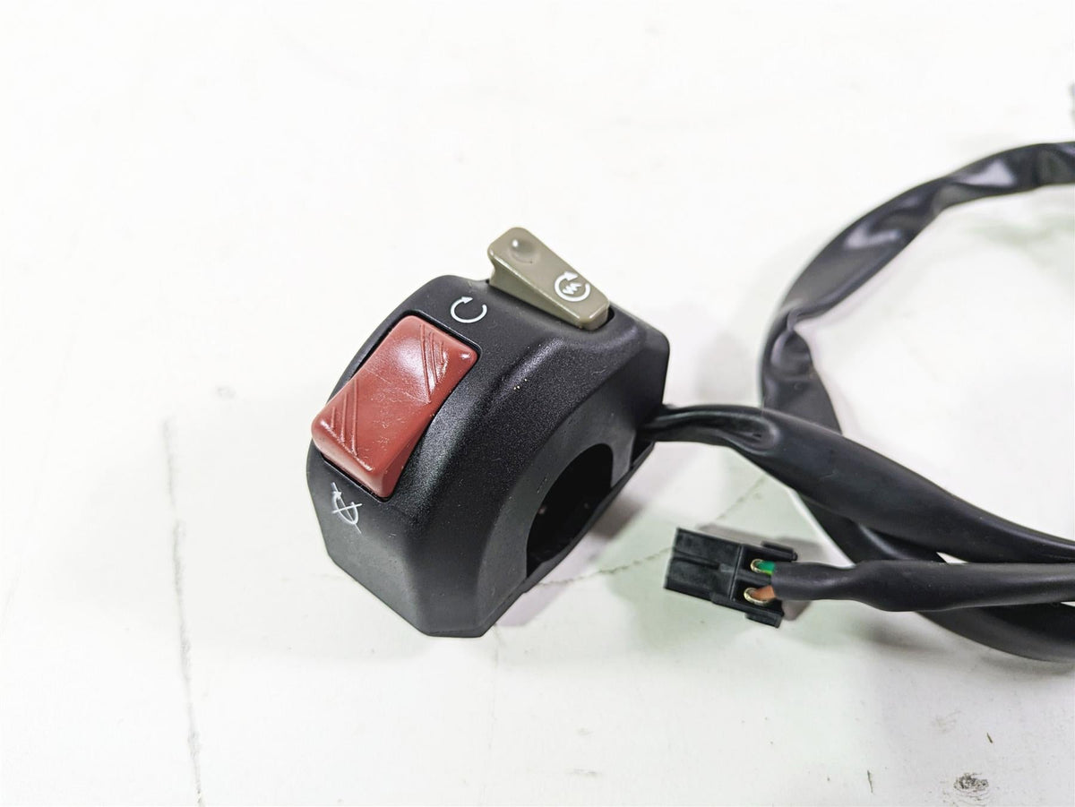 2024 Kawasaki ZX6R ZX636 Ninja Right Hand Control Switch 46091-0625 {{ shop.shopifyCountryName }} - Mototech271