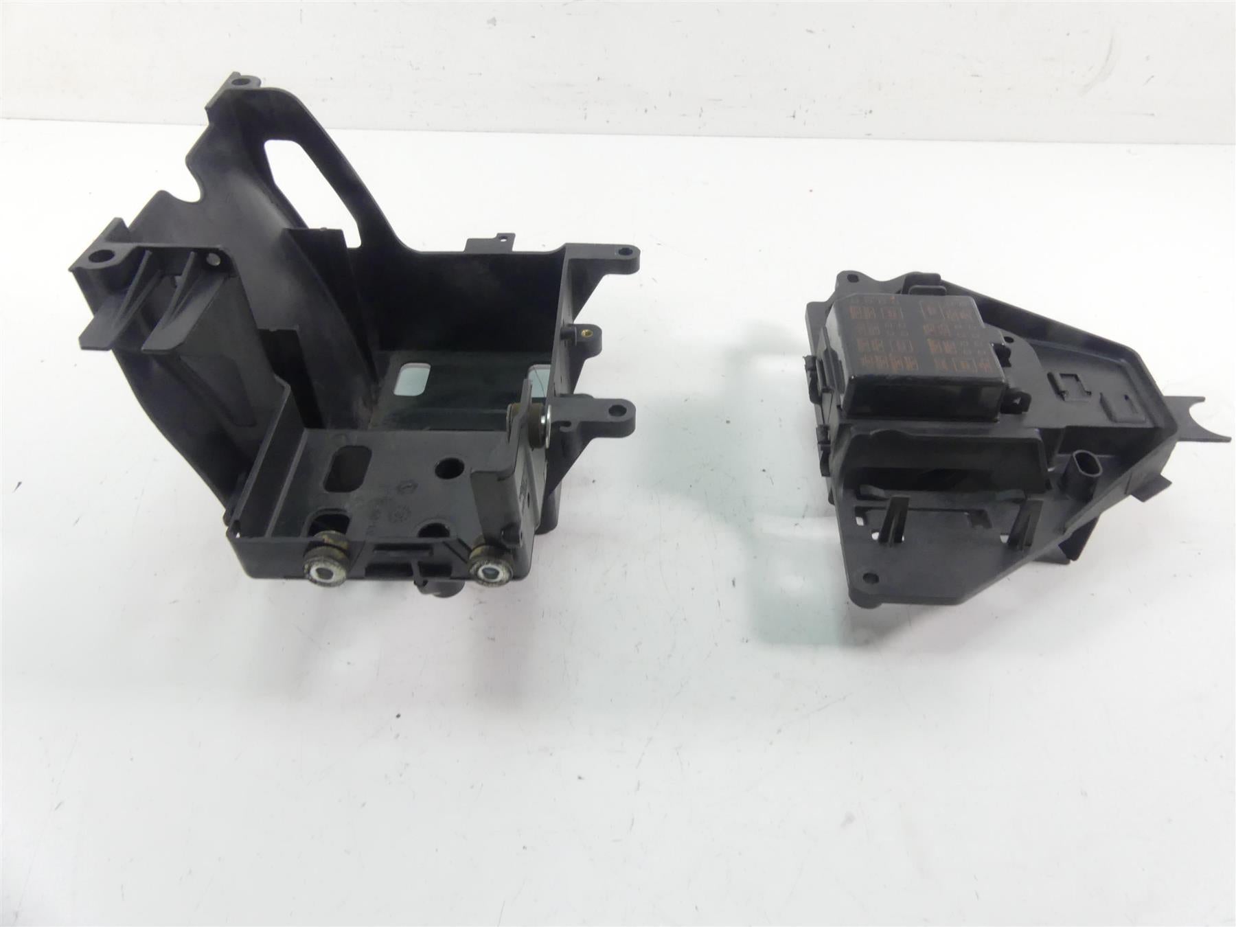 2013 Harley Touring FLHTK Electra Glide Battery Tray Electrical Holder 66281-09B {{ shop.shopifyCountryName }} - Mototech271