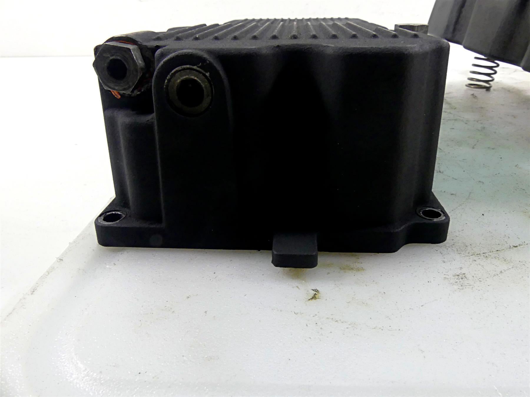 2007 Harley Touring FLHRSE CVO Road King Lower Transmission Oil Pan 62711-99 {{ shop.shopifyCountryName }} - Mototech271