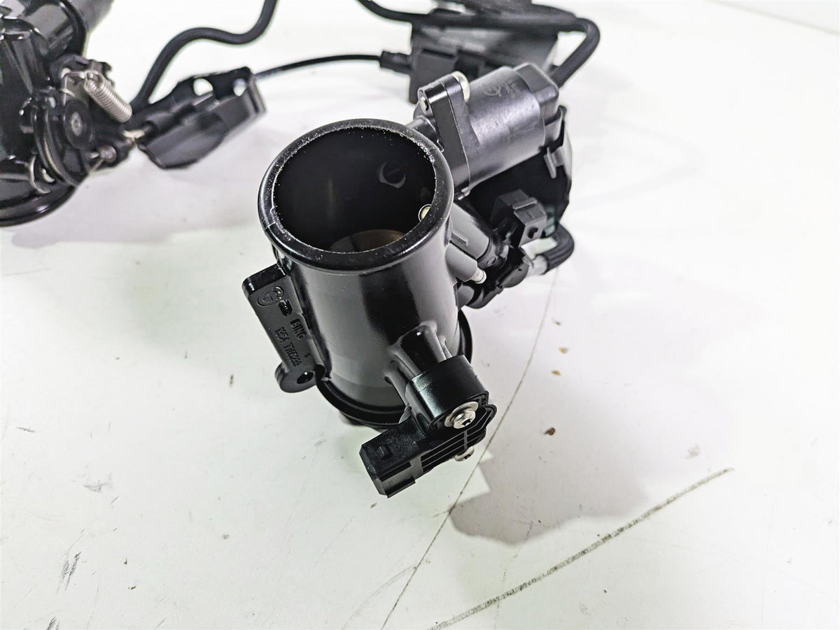 2015 BMW R nineT K21 Throttle Body & Junction Set 13547705239 13547705240 {{ shop.shopifyCountryName }} - Mototech271