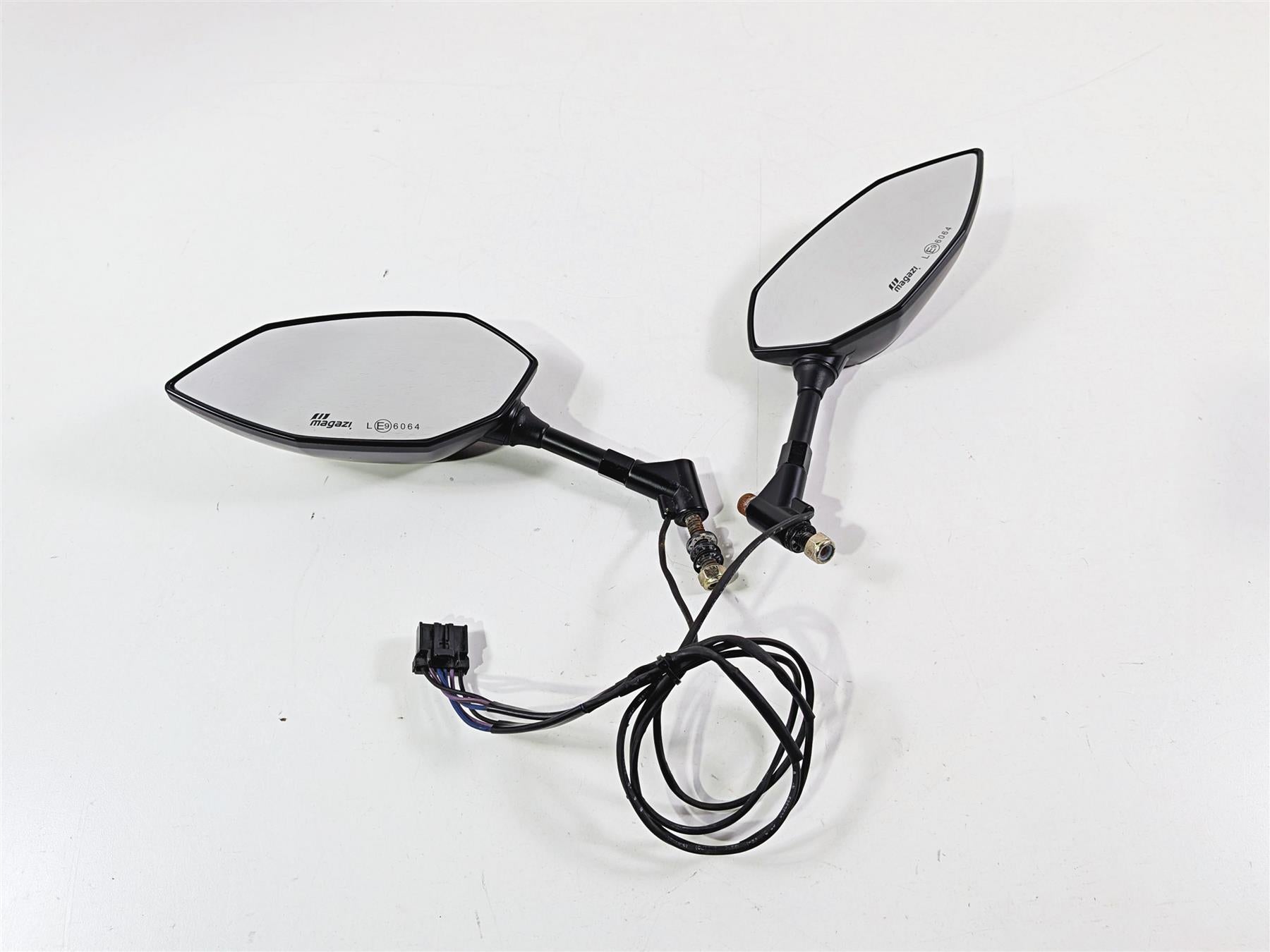 2013 Harley VRSCDX Night Rod Special Lucifer Magazi Rear Mirror Turn Signal LED-Mototech271