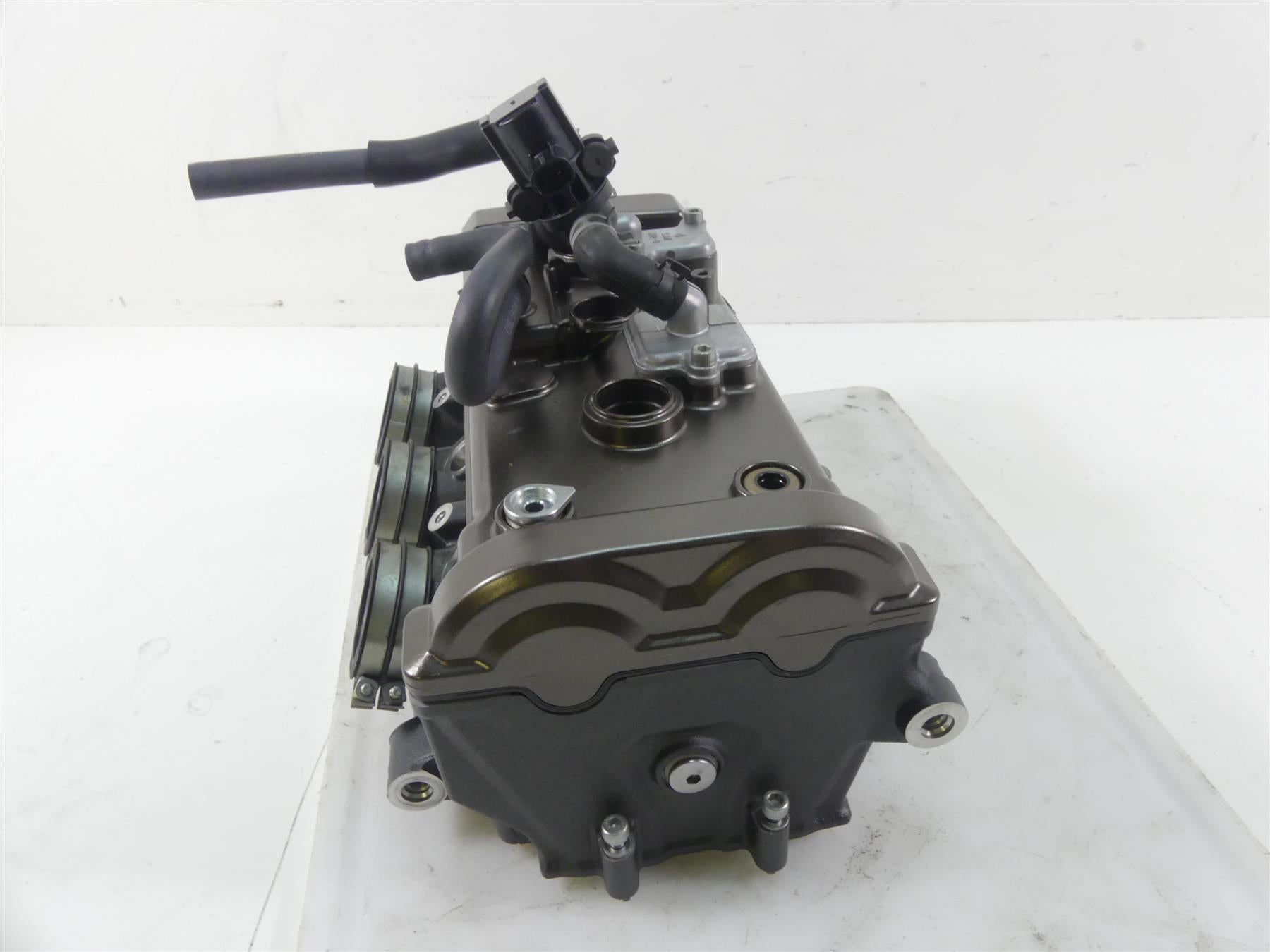 2015 Yamaha MT09 FZ09 Cylinderhead Cylinder Head 10K Only 1RC-11101-09-00 {{ shop.shopifyCountryName }} - Mototech271