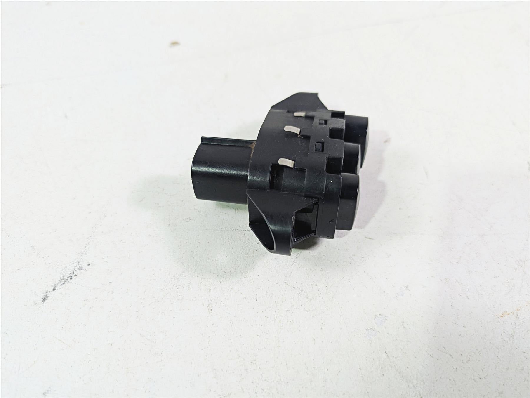 2015 Harley Touring FLHTKL Electra Glide Auxiliary Switch Kit 69200172 {{ shop.shopifyCountryName }} - Mototech271
