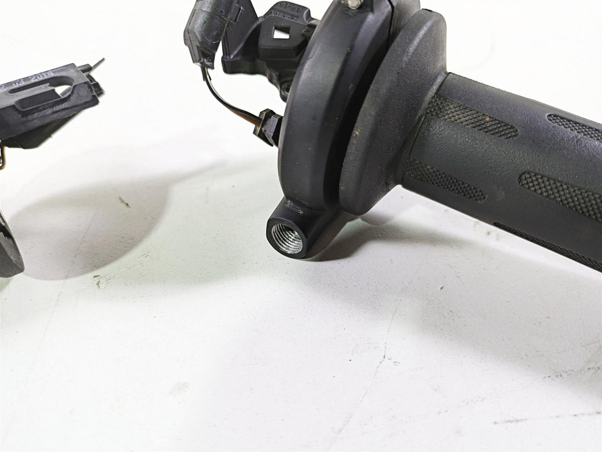 2014 BMW R nine T R9T K21 Left Right Heated Hand Grips 61317721851 61317714238 {{ shop.shopifyCountryName }} - Mototech271