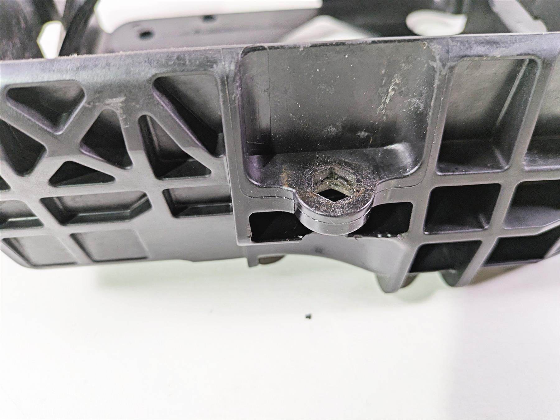 2015 Harley FXDF Dyna Fat Bob Right Battery Tray & Cover 66444-12DH 70379-06B {{ shop.shopifyCountryName }} - Mototech271