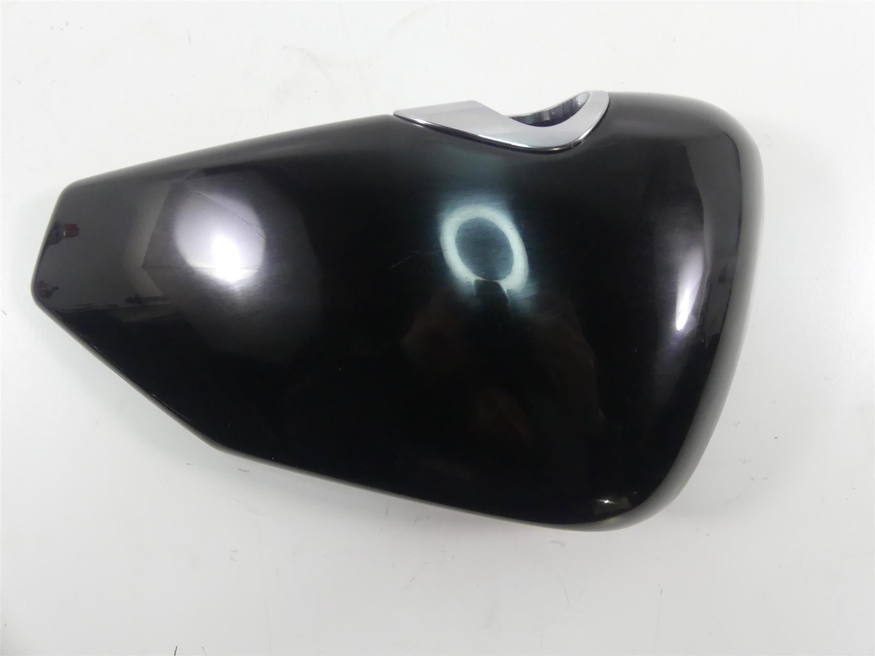 2018 Harley Sportster XL1200 Custom Right Side Cover Oil Tank Cover 57200092 {{ shop.shopifyCountryName }} - Mototech271