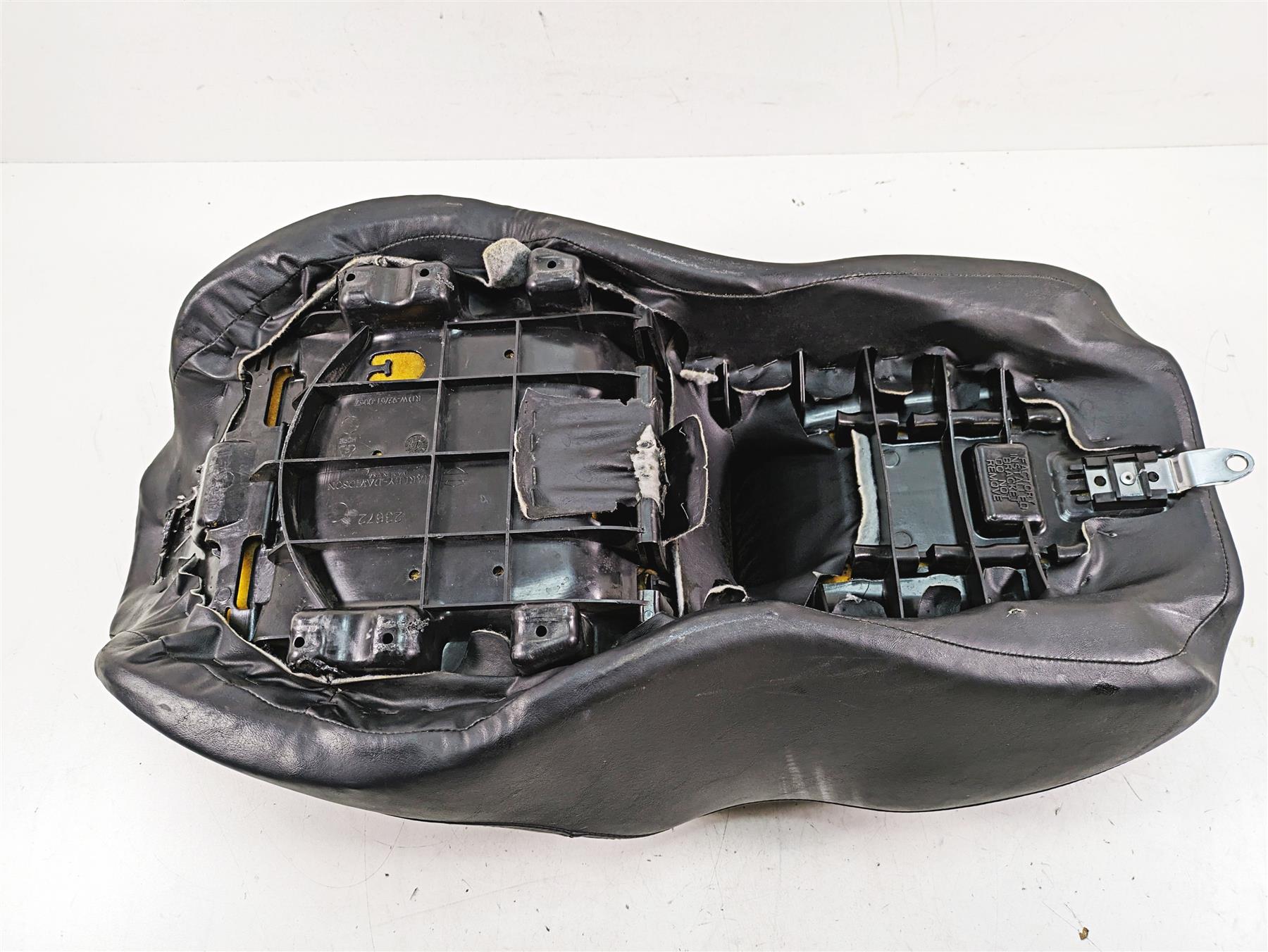 2008 Harley FLHTCU Electra Glide Rider Driver Seat Saddle - Read 52164-08B {{ shop.shopifyCountryName }} - Mototech271