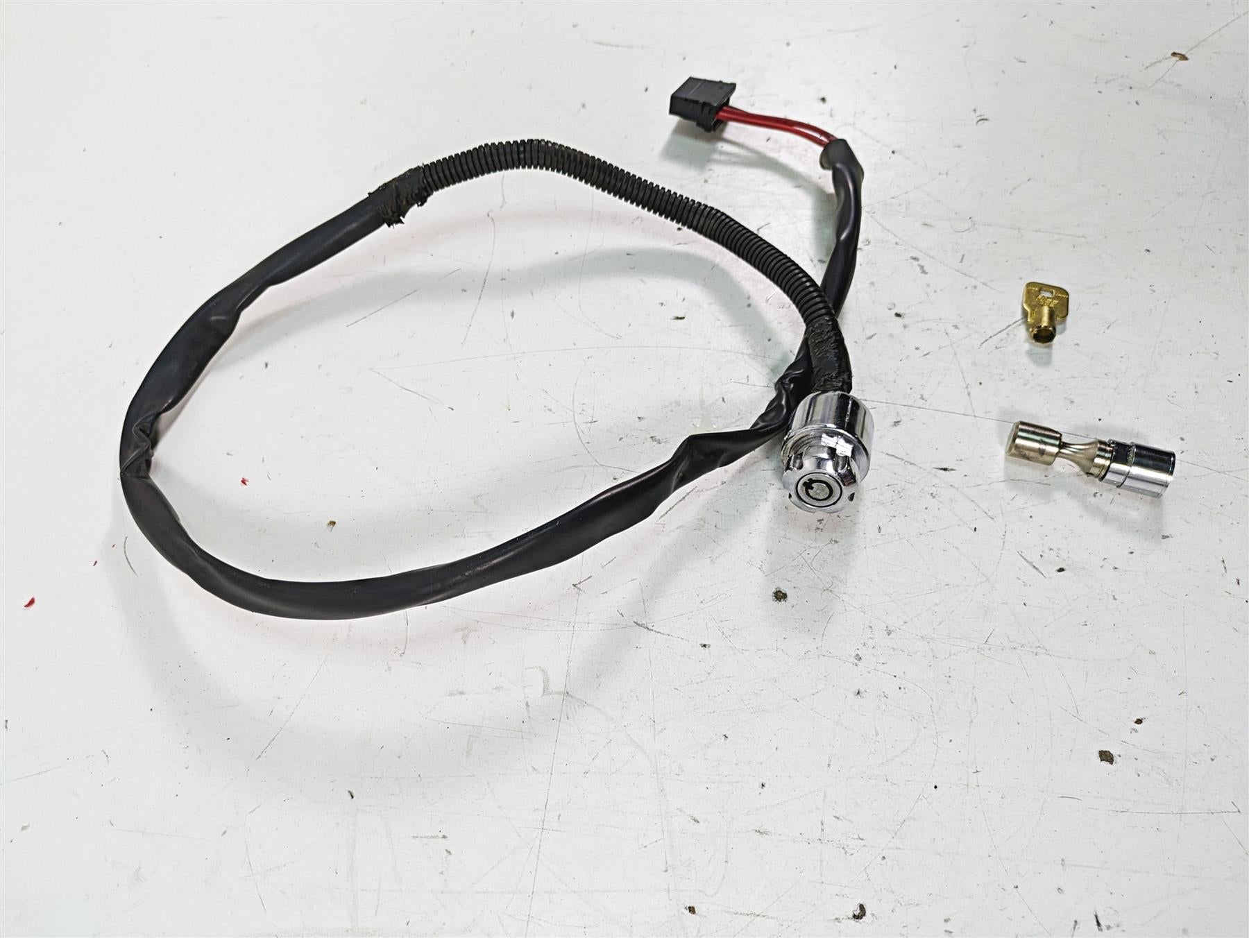 2009 Harley FXCWC Softail Rocker C Ignition Switch Key Lock Set 71792-08 {{ shop.shopifyCountryName }} - Mototech271