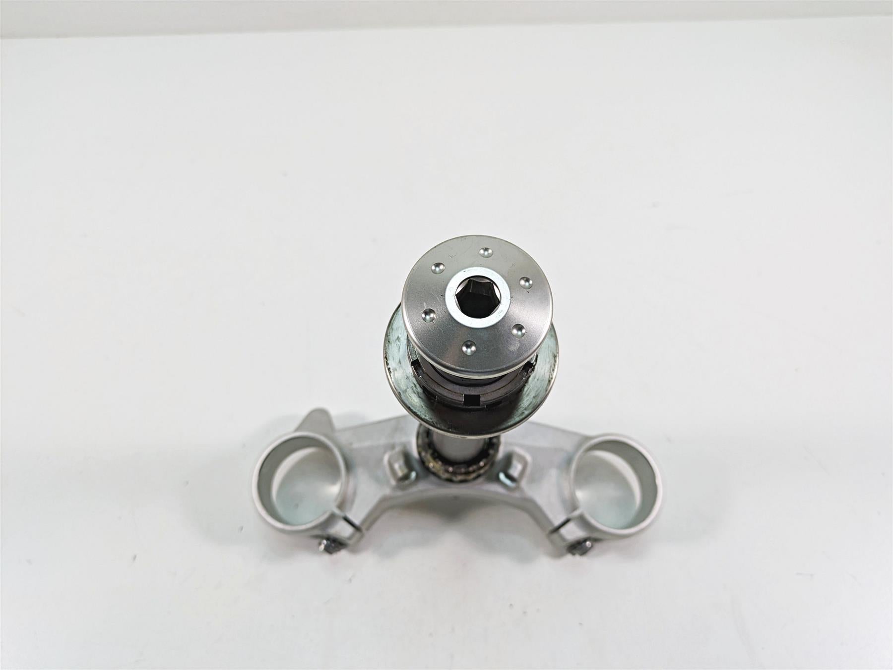 2016 BMW R1200R K53 Lower Triple Tree Steering Clamp - Esa 31428550142 {{ shop.shopifyCountryName }} - Mototech271