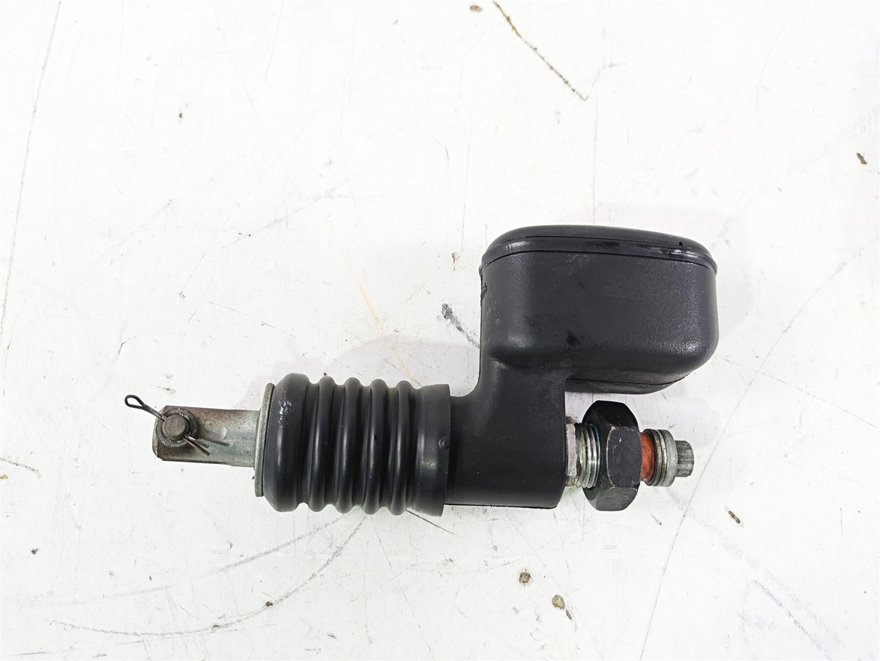2016 Harley FLSTC Softail Heritage Rear Brake Master Cylinder 41767-05E {{ shop.shopifyCountryName }} - Mototech271