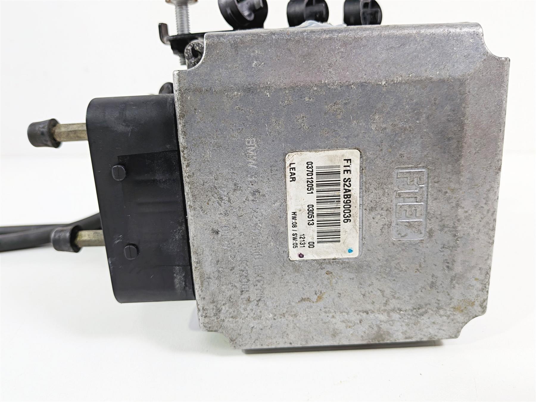 2002 BMW K1200LT 89V3 Integral Abs Control Module Pump -READ 34517728205 {{ shop.shopifyCountryName }} - Mototech271