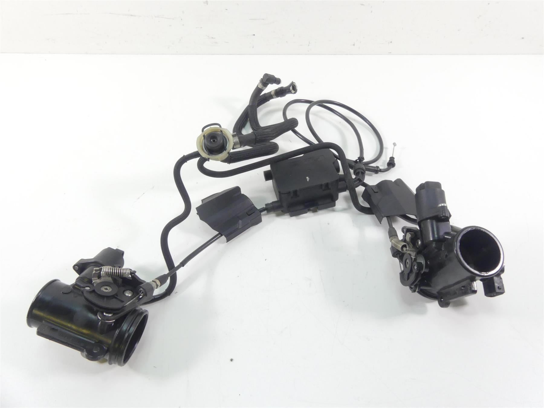 2017 BMW RnineT Racer K32 Bing Throttle Body Bodies & Junction Set 13547705239 | Mototech271