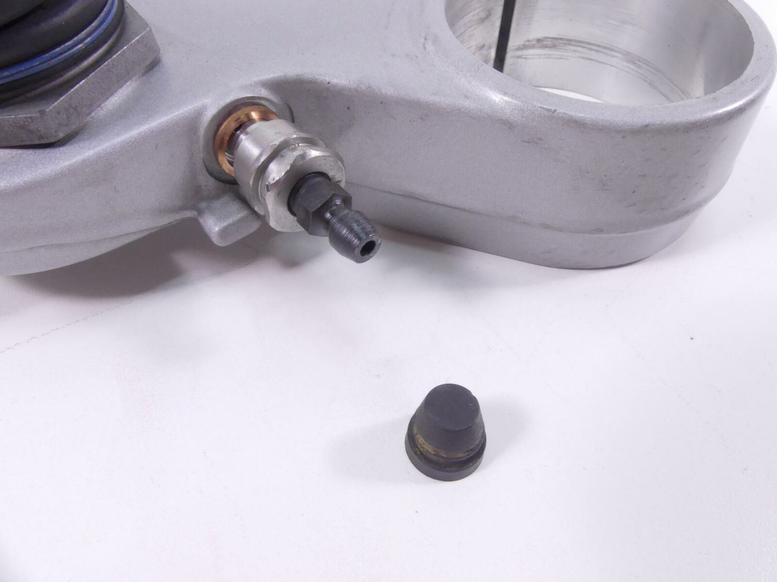 2013 BMW R1200RT K26 Lower Triple Tree Steering Yoke & Ball Joint 31427729230 {{ shop.shopifyCountryName }} - Mototech271