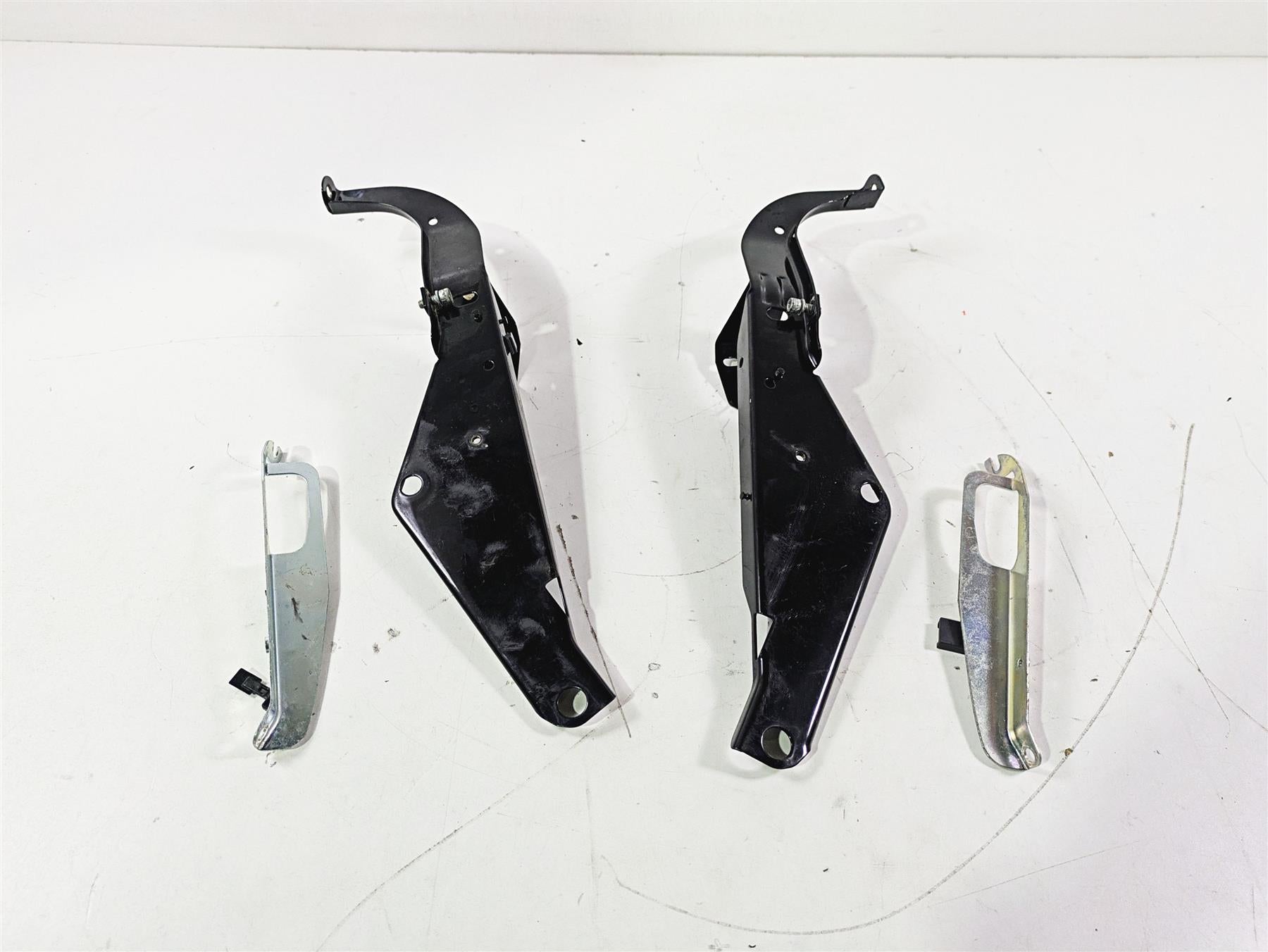 2008 Harley Touring FLHTP Electra Glide Front Fairing Mounts Set 58478-96 {{ shop.shopifyCountryName }} - Mototech271