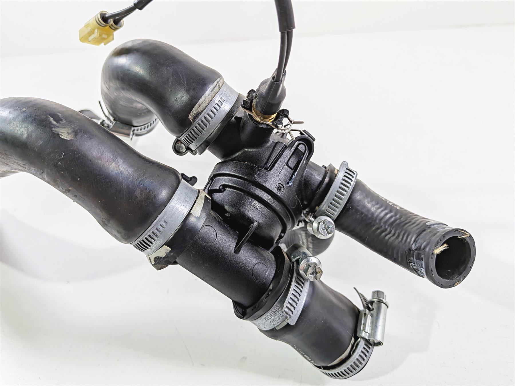 2019 Ducati Panigale V4S V4 S Corse Radiator Hoses & Thermostat 55320161A {{ shop.shopifyCountryName }} - Mototech271