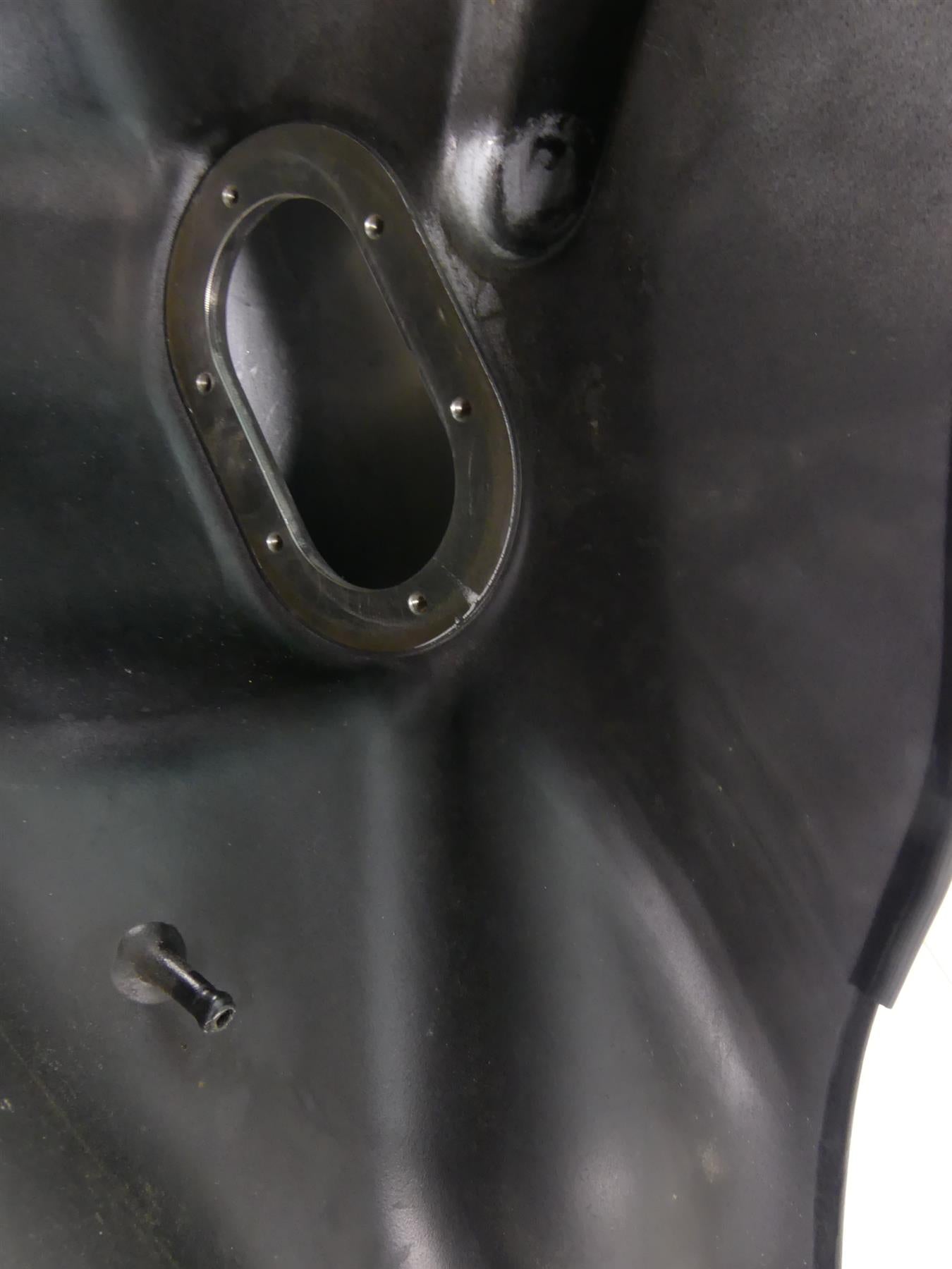 2016 Moto Guzzi V7 II Special 750 Fuel Gas Tank Reservoir - Read 2H000020000XN2 {{ shop.shopifyCountryName }} - Mototech271