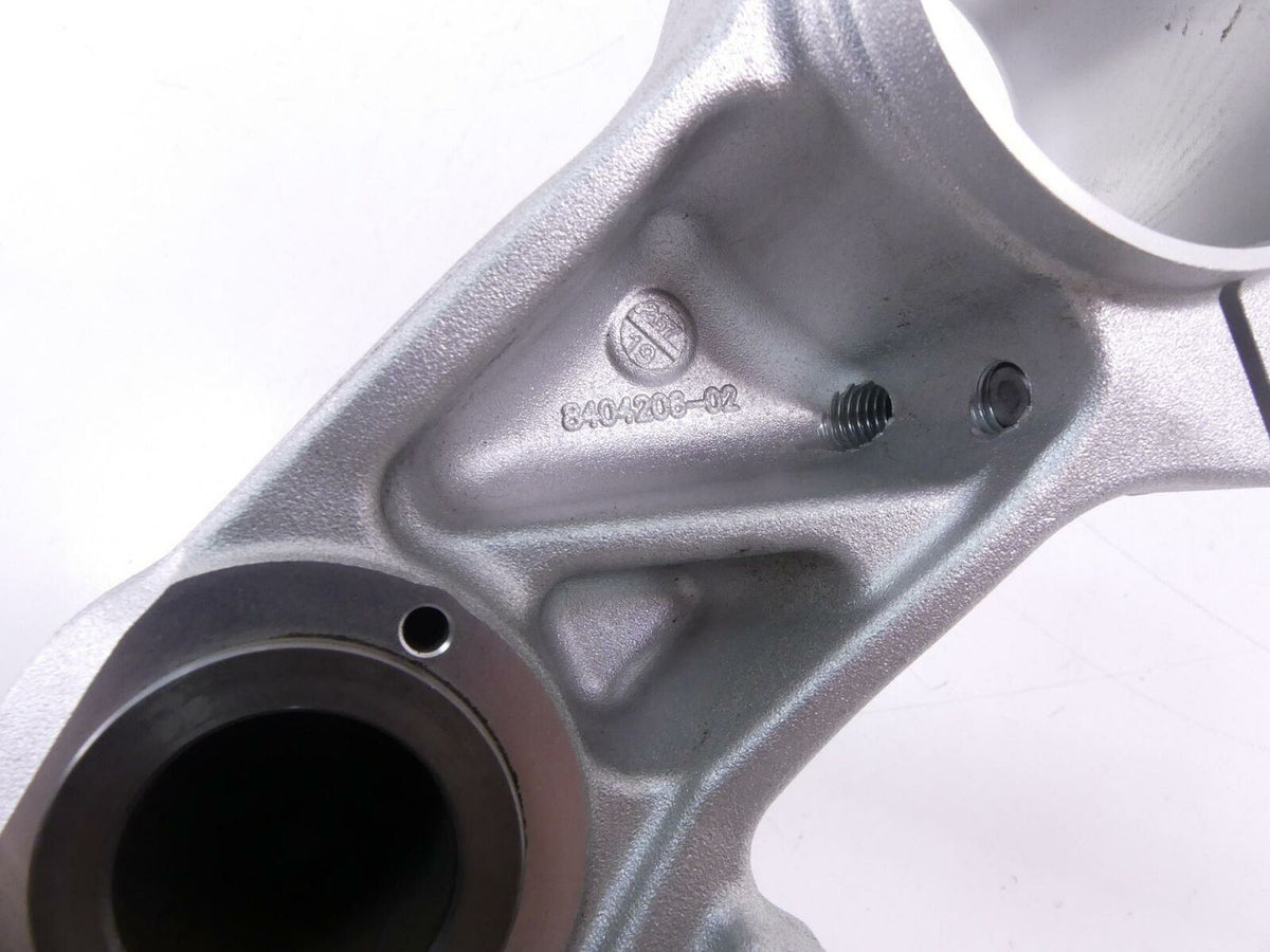 2020 BMW F900 R F900R K83 Lower Triple Tree Steering Clamp Yoke 8404206 {{ shop.shopifyCountryName }} - Mototech271
