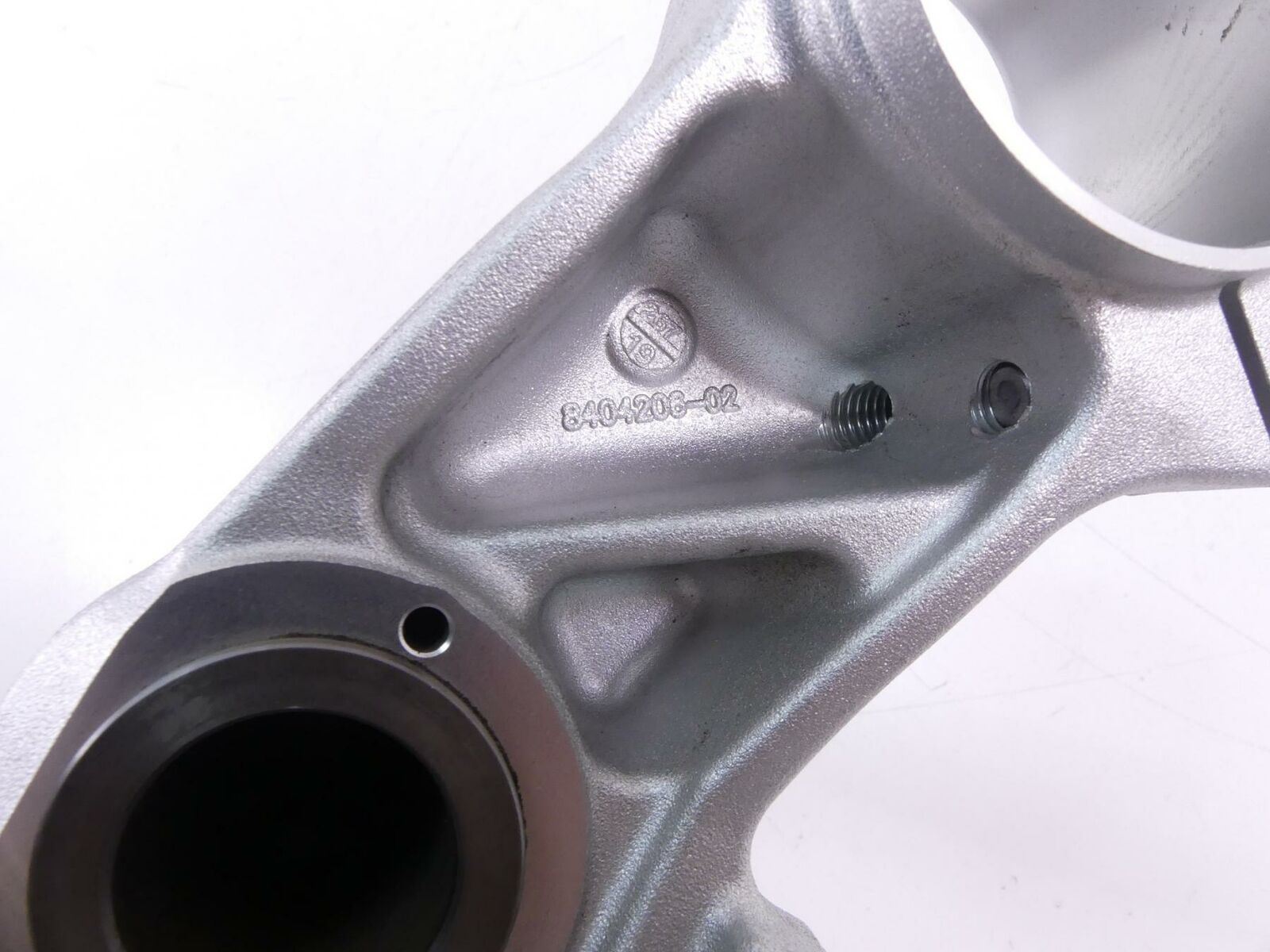2020 BMW F900 R F900R K83 Lower Triple Tree Steering Clamp Yoke 8404206 {{ shop.shopifyCountryName }} - Mototech271
