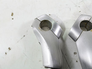 2004 Victory Kingpin Handlebar Riser Holder Set 1821325 1821325