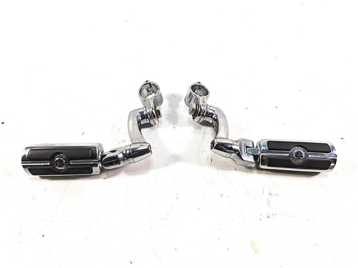 2006 Harley Touring FLHTCUI Electra Glide Highway Footpeg Willi G Skull 50370-04 {{ shop.shopifyCountryName }} - Mototech271