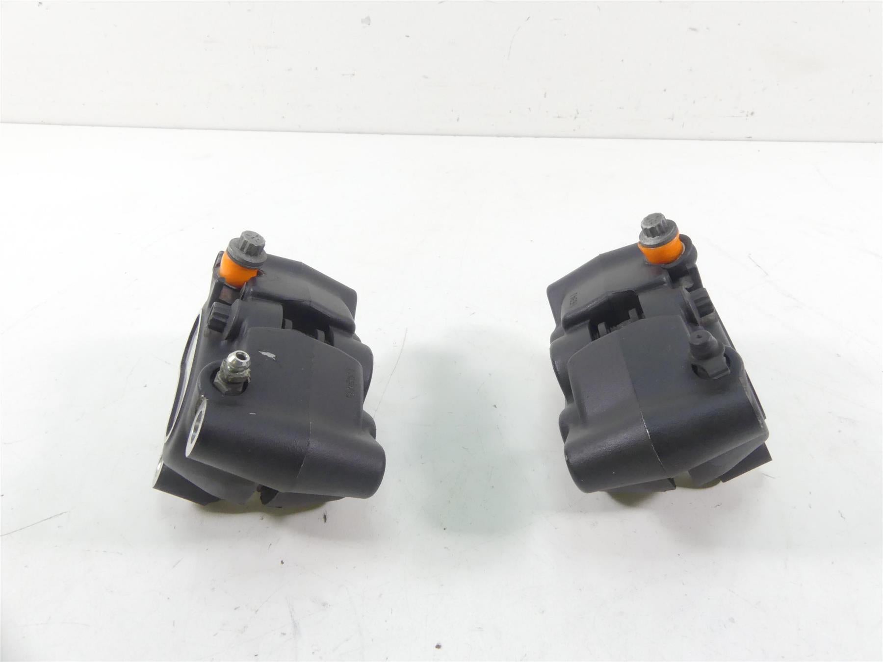 2015 Harley FXDL Dyna Low Rider Front Brake Caliper Set 41300001 41300002 {{ shop.shopifyCountryName }} - Mototech271