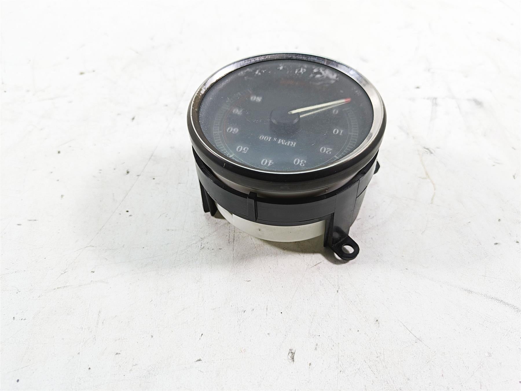 2009 Harley Touring FLHTCU Electra Glide Tachometer Tacho Gauge - Read 67348-04D {{ shop.shopifyCountryName }} - Mototech271