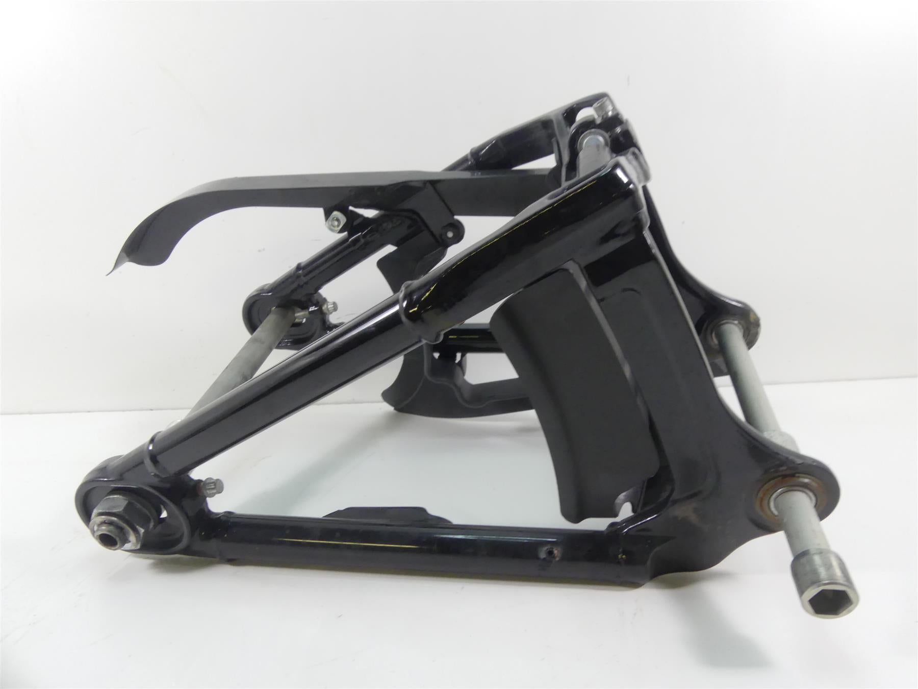 2019 Harley FLHC Softail Heritage Rear Swingarm Swing Arm + Axle 47400099BHP {{ shop.shopifyCountryName }} - Mototech271
