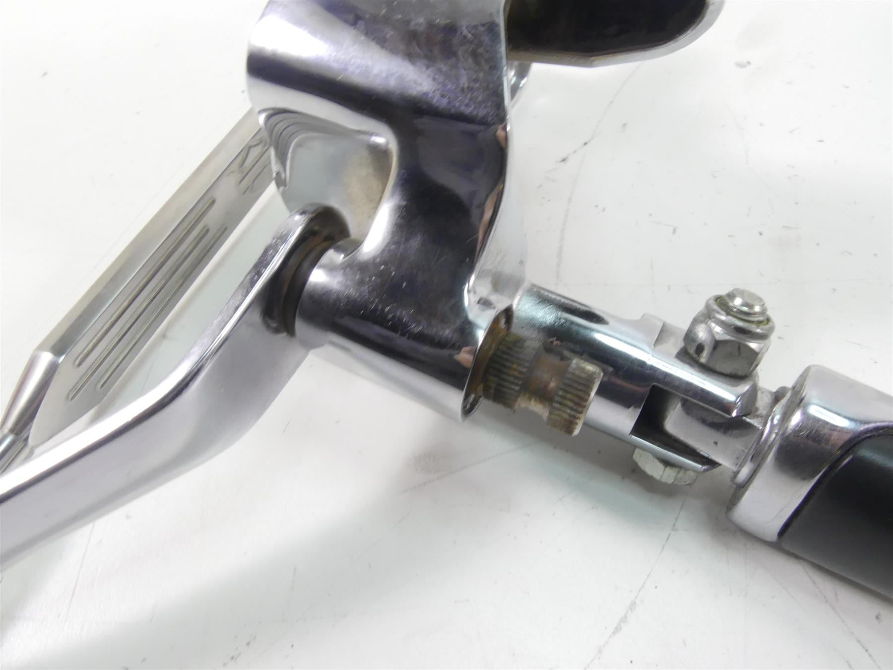 2004 Harley Softail FXSTD SE CVO Deuce Chrome Footpeg Shifter Brake Ped 33921-00 {{ shop.shopifyCountryName }} - Mototech271