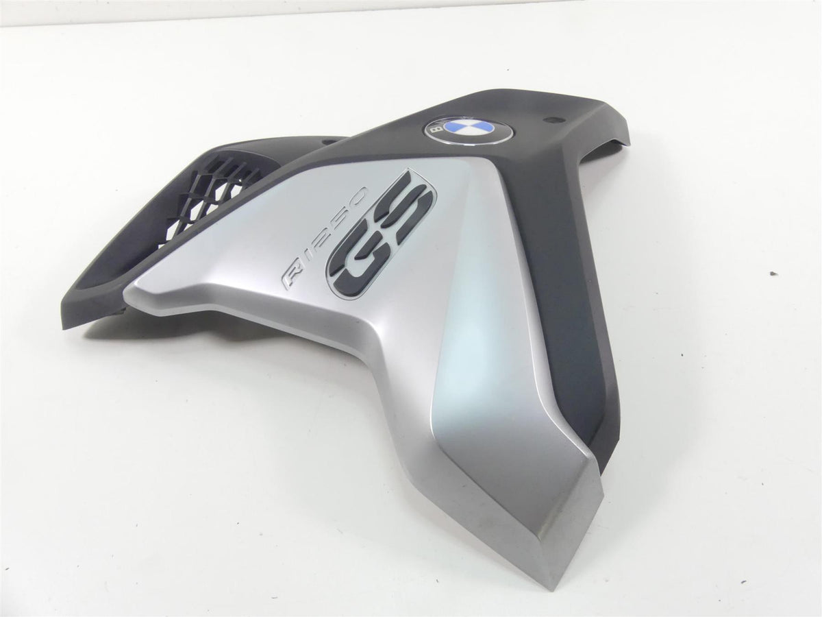 2019 BMW R1250GS K50 Left Side Intake Fairing & Emblem 46638556655 46638392881 {{ shop.shopifyCountryName }} - Mototech271
